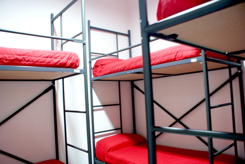 Traveller Box Hostel Seville Phòng bức ảnh