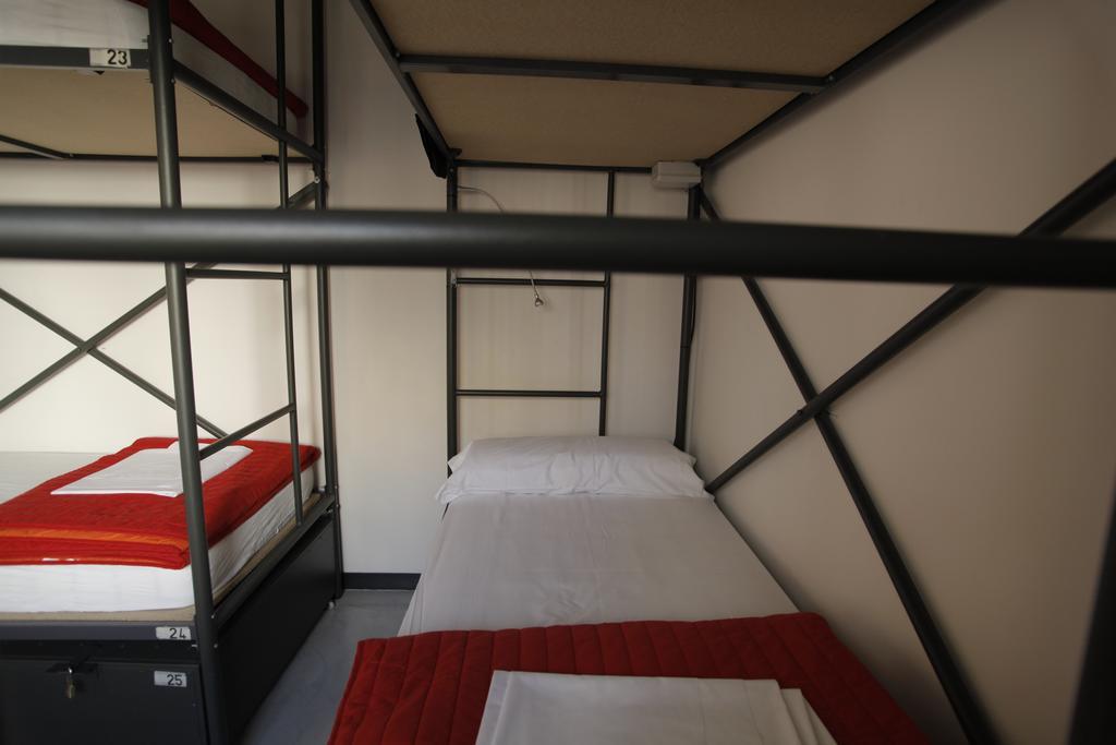 Traveller Box Hostel Seville Ngoại thất bức ảnh