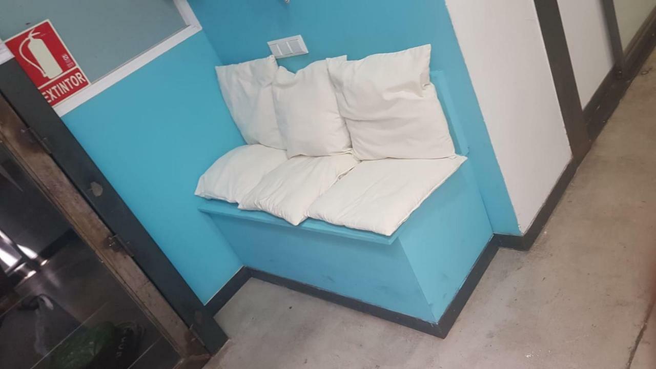 Traveller Box Hostel Seville Ngoại thất bức ảnh